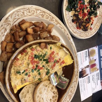 Another Broken Egg Cafe - Breakfast & Brunch Near Me - Winter Park, Florida