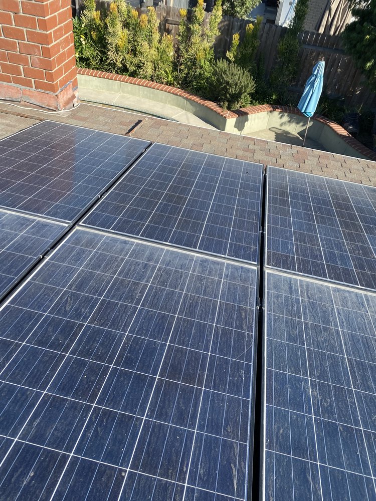 Slide of Stay Clean Solar