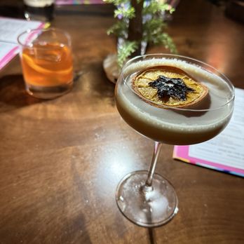 Ski Lodge - Cocktail Bars Near Me - Las Vegas, Nevada