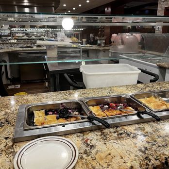 Paradise Buffet - Sum of the treats you could get up in here, recommend fo sho - Chinese Near Me - Murray, Utah