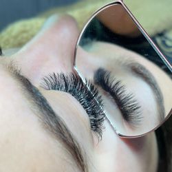Eyelash Extensions by Melanie Clark - Volume