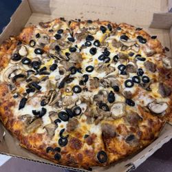 Sausage, mushrooms and olives pizza!