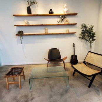 Da Vien Coffee - Cute little dining area, there are other tables and chairs as well - Desserts Near Me - Westminster, California Da Vien Coffee - Cute little dining area, there are other tables and chairs as well - Desserts Near Me - Westminster, California