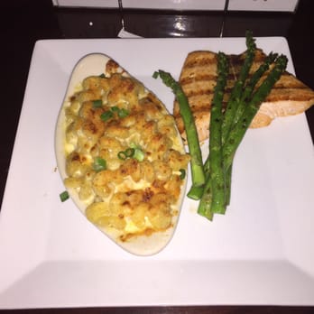SC Bar & Kitchen - Grilled salmon, mac and cheese and sautéed asparagus - Sports Bars Near Me - Reynoldsburg, Ohio SC Bar & Kitchen - Grilled salmon, mac and cheese and sautéed asparagus - Sports Bars Near Me - Reynoldsburg, Ohio