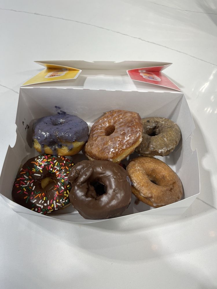 Lavon Donuts & Pizza