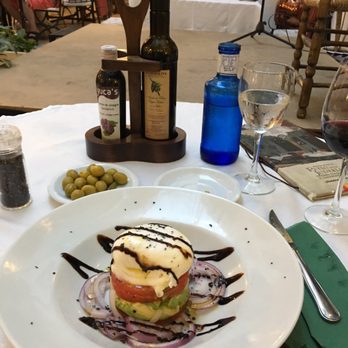 Patio de la Juderia - Yummy. Tomato mozzarella - Spanish Near Me - Córdoba, Colorado