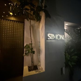 Si! Mon - Front - Latin American Near Me - Los Angeles, California
