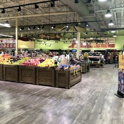 Hannaford New Hartford NY. Clean, well kept, and remodeled.
