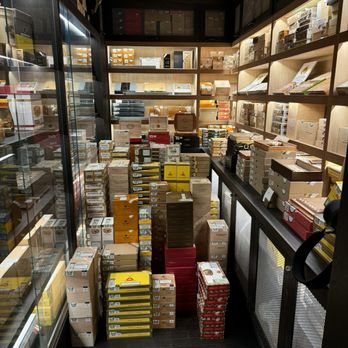 Manuel's - A great collection of goodies here! See you here! - Tobacco Shops Near Me - Zürich, ZH