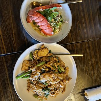 Lamaii - Henderson - Lobster yum takrai & drunken noodles (chicken) - Thai Near Me - Henderson, Nevada