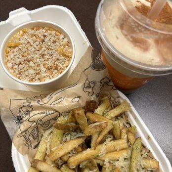 The Melt - GARLIC PARMESAN FRIES MINI MAC SNICKERDOODLE SHAKE - Burgers Near Me - San Francisco, California
