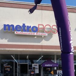 Metro By T-Mobile - Front of store