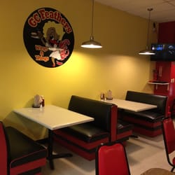 GC Feathers Wings & Things - Always clean. Staff is always nice