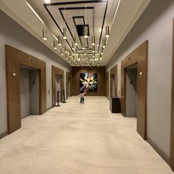 Hyatt Regency Jacksonville Riverfront - First floor elevator