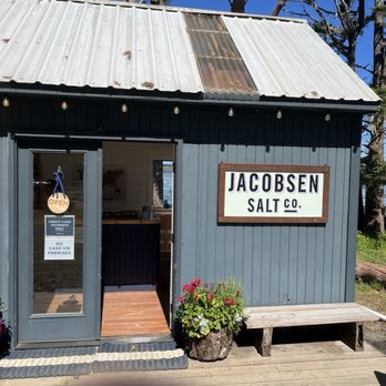Jacobsen Salt - It was crowded with 3 customers - Specialty Food Near Me - Tillamook, Oregon Jacobsen Salt - It was crowded with 3 customers - Specialty Food Near Me - Tillamook, Oregon