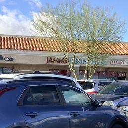 Jamm's Restaurant from the parking lot. Gorgeous day!!