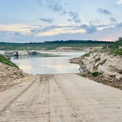 Sunset Resort at Medina Lake - New concrete boat launch
