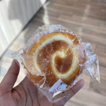 85°C Bakery Cafe-Cupertino - Milk pudding bun - Bakeries Near Me - Cupertino, California 85°C Bakery Cafe-Cupertino - Milk pudding bun - Bakeries Near Me - Cupertino, California