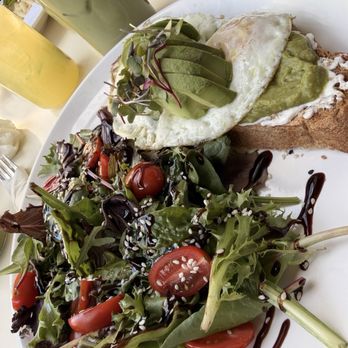 Art Lunch - Avocado Toast and salad - Breakfast & Brunch Near Me - Pasadena, California
