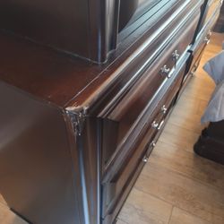 Capital City Moving - Crushed corner on dresser