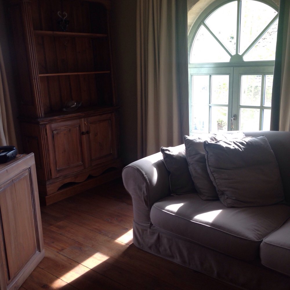 Salons Waerboom - Living room - Hotels Near Me - Groot-bijgaarden, VBR Salons Waerboom - Living room - Hotels Near Me - Groot-bijgaarden, VBR