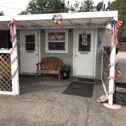 Independence Courthouse Motel - Front desk