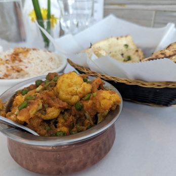 Bombay Grill House - Vegetarian aloo gobhi mutter Garlic naan - Indian Near Me - Brooklyn, New York Bombay Grill House - Vegetarian aloo gobhi mutter Garlic naan - Indian Near Me - Brooklyn, New York