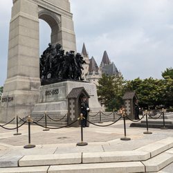National War Memorial - Changing of the guards just completed