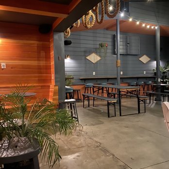 Lost Resort - Outside patio - American Near Me - San Francisco, California Lost Resort - Outside patio - American Near Me - San Francisco, California