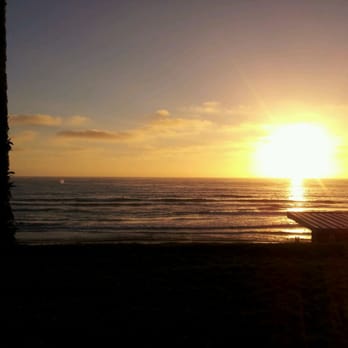 Scripps Seaside Forum - Sunset from the lawn - Venues & Event Spaces Near Me - San Diego, California Scripps Seaside Forum - Sunset from the lawn - Venues & Event Spaces Near Me - San Diego, California