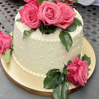 Mazzotta's  Bakery - Gorgeous cake for my Mom's 65th birthday! - Bakeries Near Me - Middletown, Connecticut