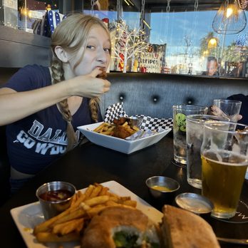 Morrison - Chicken Aioli Sandwich and chicken fingers for Mia - Gastropubs Near Me - Los Angeles, California