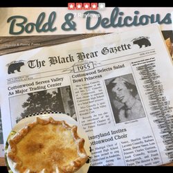 Black Bear Diner Cottonwood - Menu and chicken pot pie.