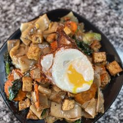 Rock N Thai Cafe - 5. Pad Sieew Noodle (with tofu and egg added)