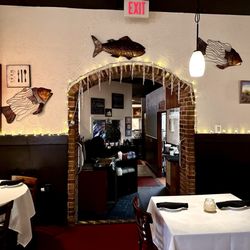 Chef Tony's Fresh Seafood - The cute fish decorations.