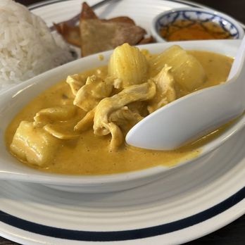 Chilli Thai - Yellow Curry Chicken - Thai Near Me - Los Angeles, California
