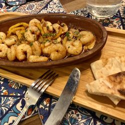 Shrimp in a garlic oil with spices