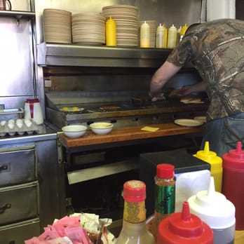 J & W Grill - Bars Near Me - Chickasha, Oklahoma