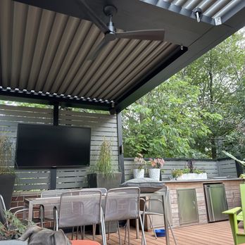 Chicago Roof Deck and Garden - Bar area, adjustable pergola, outdoor TV & speaker system. - Landscape Architects or Designers Near Me - Chicago, Illinois Chicago Roof Deck and Garden - Bar area, adjustable pergola, outdoor TV & speaker system. - Landscape Architects or Designers Near Me - Chicago, Illinois