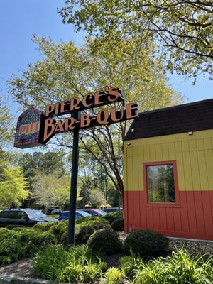 Pierce's Pitt Bar-B-Que by null