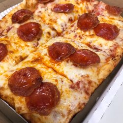Piara Pizza - Personal pepperoni pizza