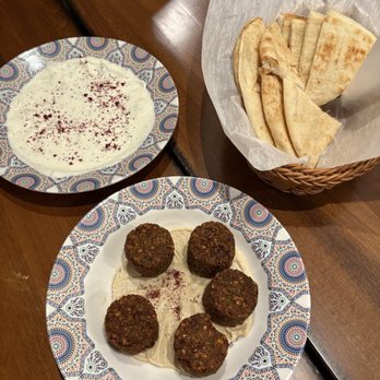 Bab Al-Yemen Boston - Yogurt & Garlic Dip, Falafel over hummus, pita - Arabic Near Me - Boston, Massachusetts Bab Al-Yemen Boston - Yogurt & Garlic Dip, Falafel over hummus, pita - Arabic Near Me - Boston, Massachusetts