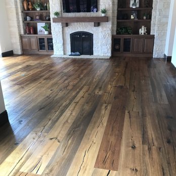 West Coast Flooring - a hardwood floor in a living room - Flooring Near Me - Newcastle, California West Coast Flooring - a hardwood floor in a living room - Flooring Near Me - Newcastle, California