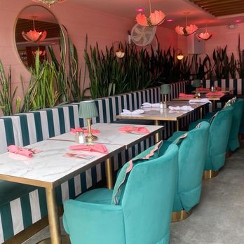 Nigel's Waterfront Restaurant - Beautiful Decor - Bars Near Me - Long Beach, California