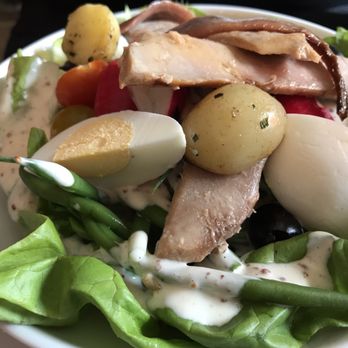 Le Café Marly - Niçoise salad - French Near Me - Paris, 75 Le Café Marly - Niçoise salad - French Near Me - Paris, 75