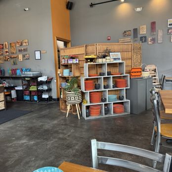 NOM NOM Restaurant & Grill - Decor - Vietnamese Near Me - Vancouver, Washington
