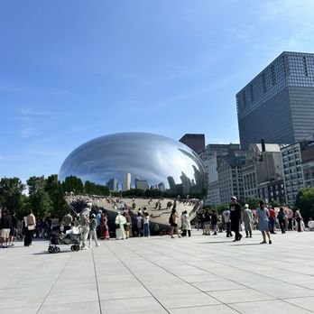 Cloud Gate - Public Art Near Me - Chicago, Illinois