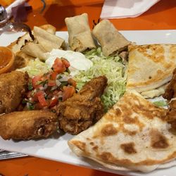 El Paso MX Cocino - Mix of appetizers