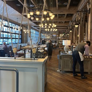 Water Grill - Denver - Interior dinning room - Seafood Near Me - Denver, Colorado