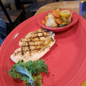 Del's Restaurant - Grilled chicken with roasted vegetables - Breakfast & Brunch Near Me - Tucumcari, New Mexico
